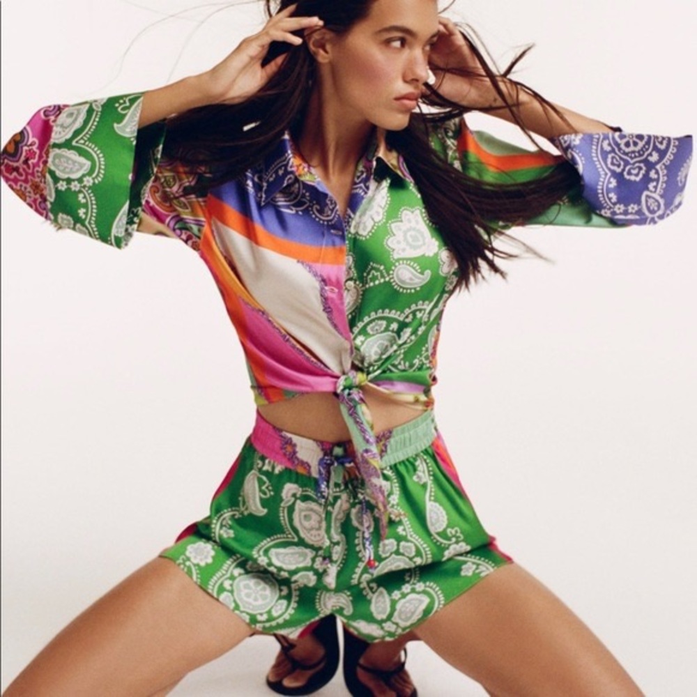 Colorful Paisley Women's Set
